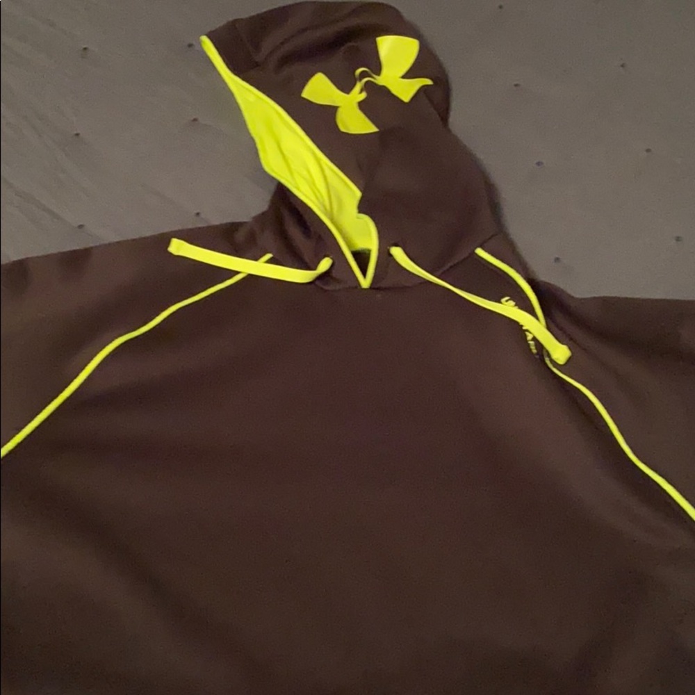 Under Armor Athletic Jacket. Medium - image 1